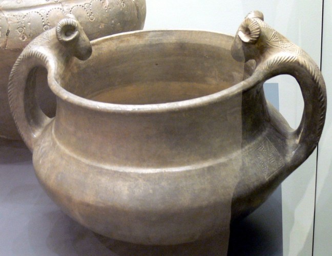 Danubian kantharos with ram heads from Csobaj, Kom. Borsod-Abaúj-Zemplén - grave of a woman discovered at Csobaj